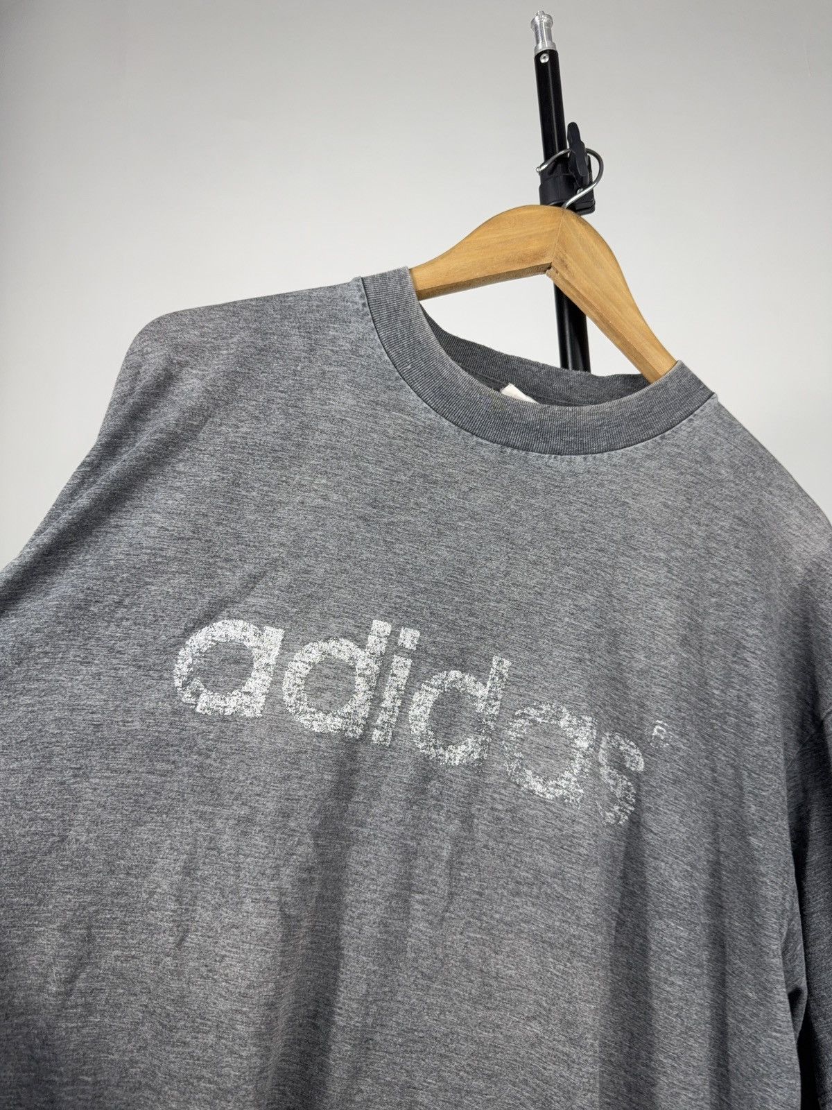 Adidas Vintage 90s Adidas Distressed Faded Logo Grey Boxy T-Shirt Size US XL / EU 56 / 4 - 5 Thumbnail