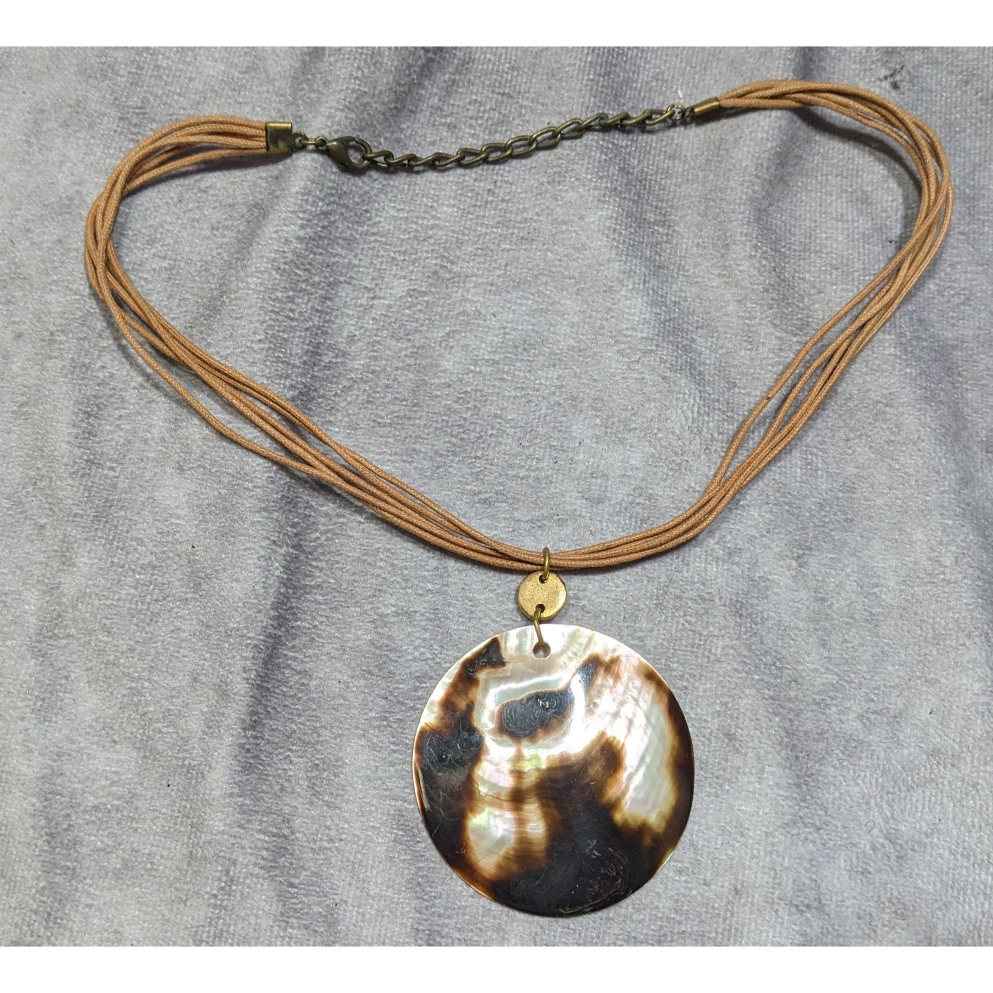 Other Bohemian Shell Pendant Necklace Brown And Cream On Tan Cord Size ONE SIZE - 8 Thumbnail
