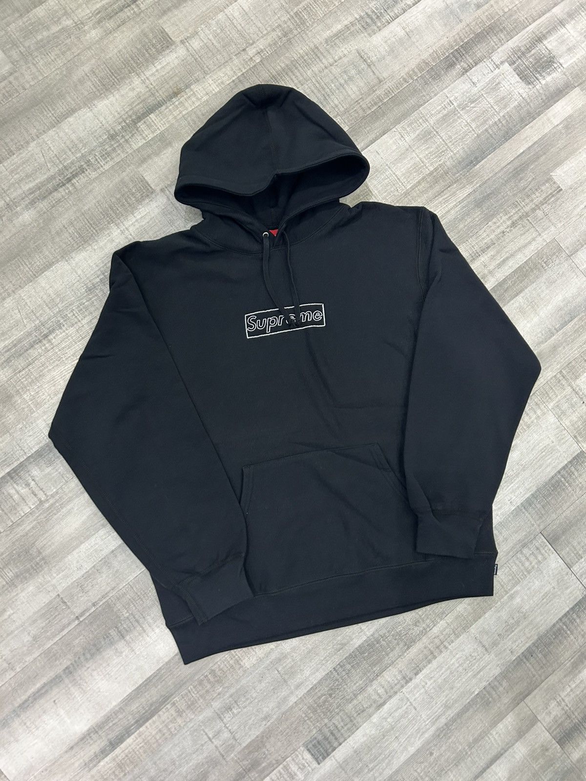 Kaws × Supreme Supreme x KAWS Chalk Logo Hooded Sweatshirt Size US L / EU 52-54 / 3 - 1 Thumbnail