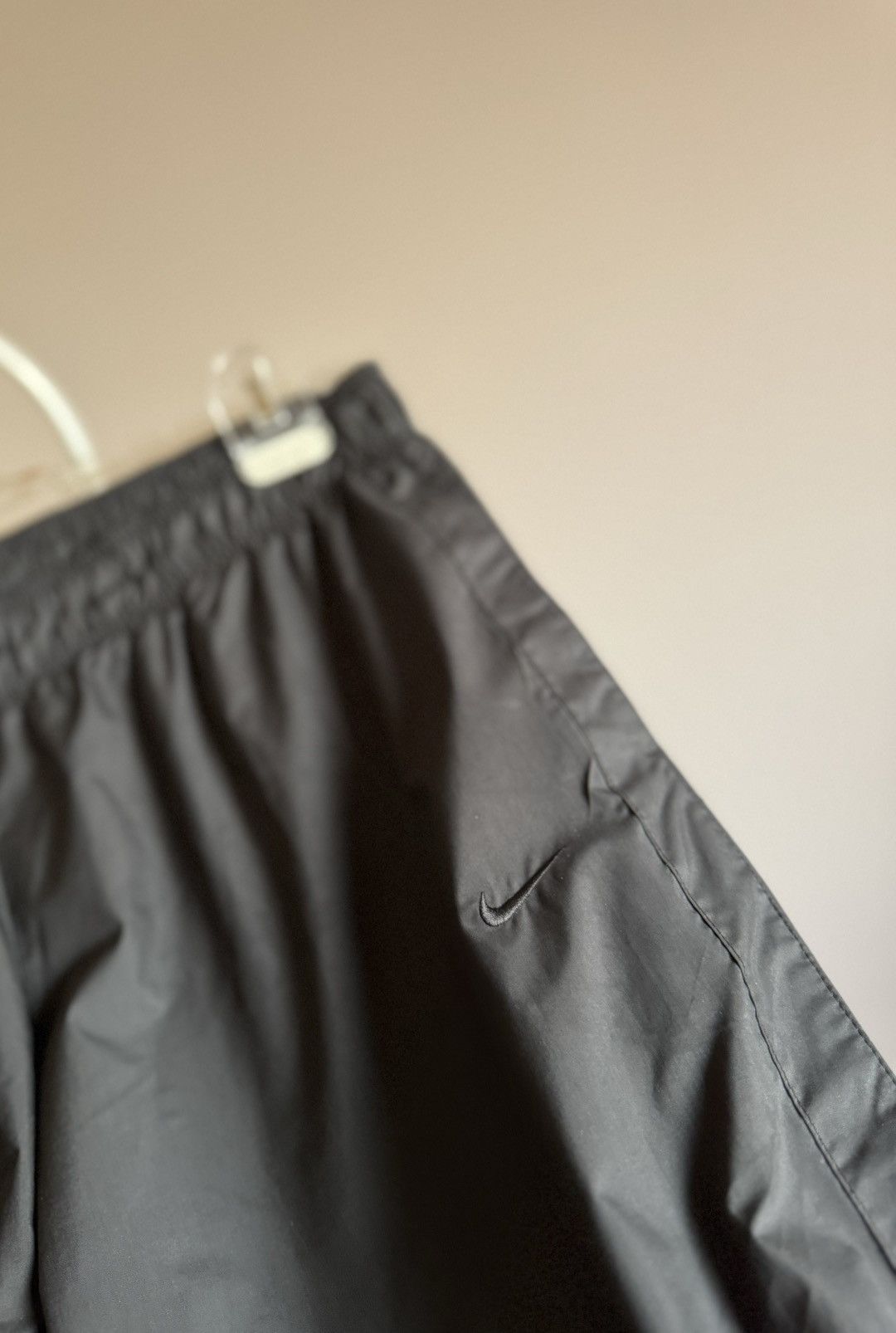 Vintage Vintage Nike Nylon Black Logo Pants Size US 33 - 6 Thumbnail