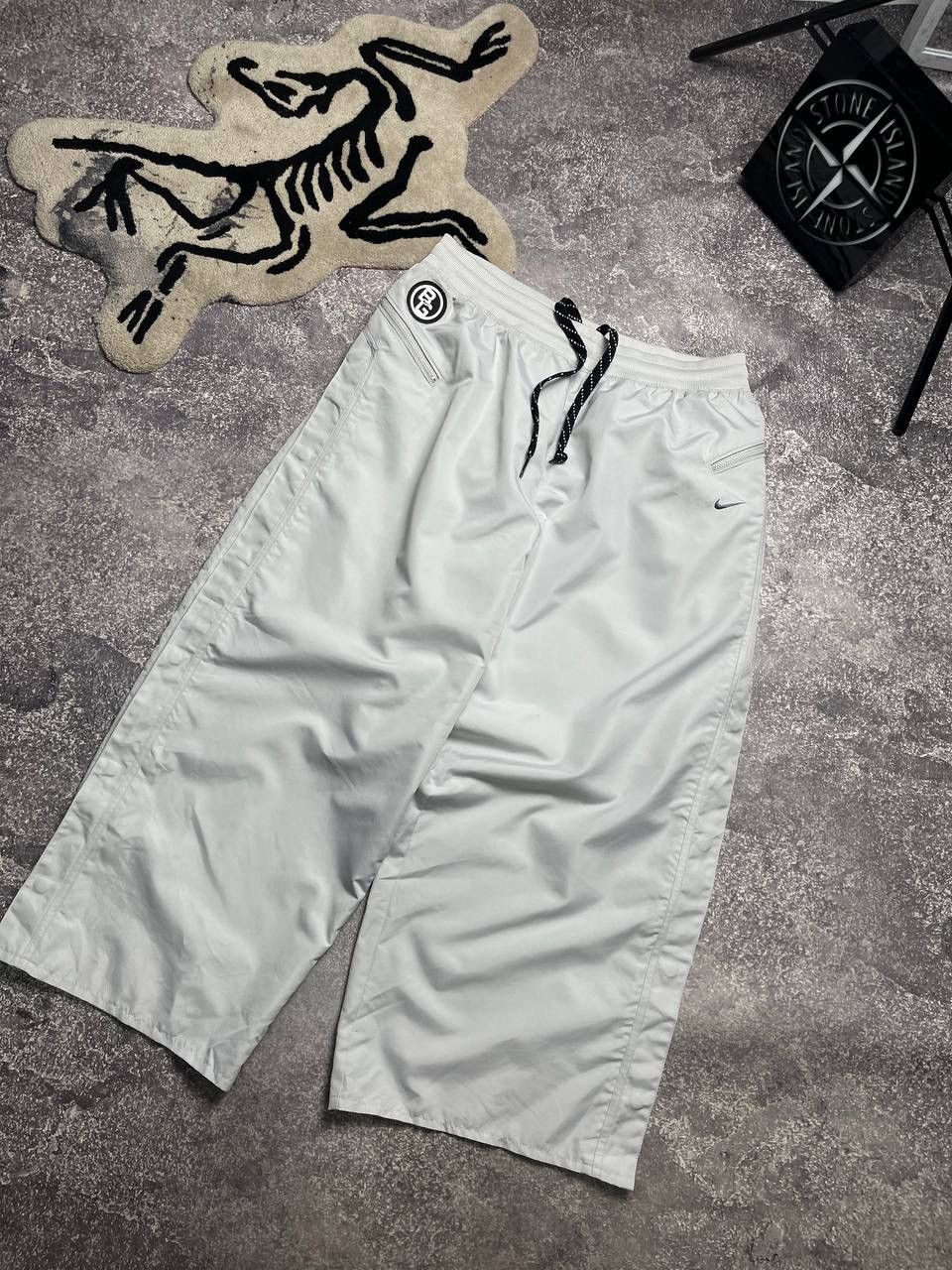 Nike vintage crop pants sale