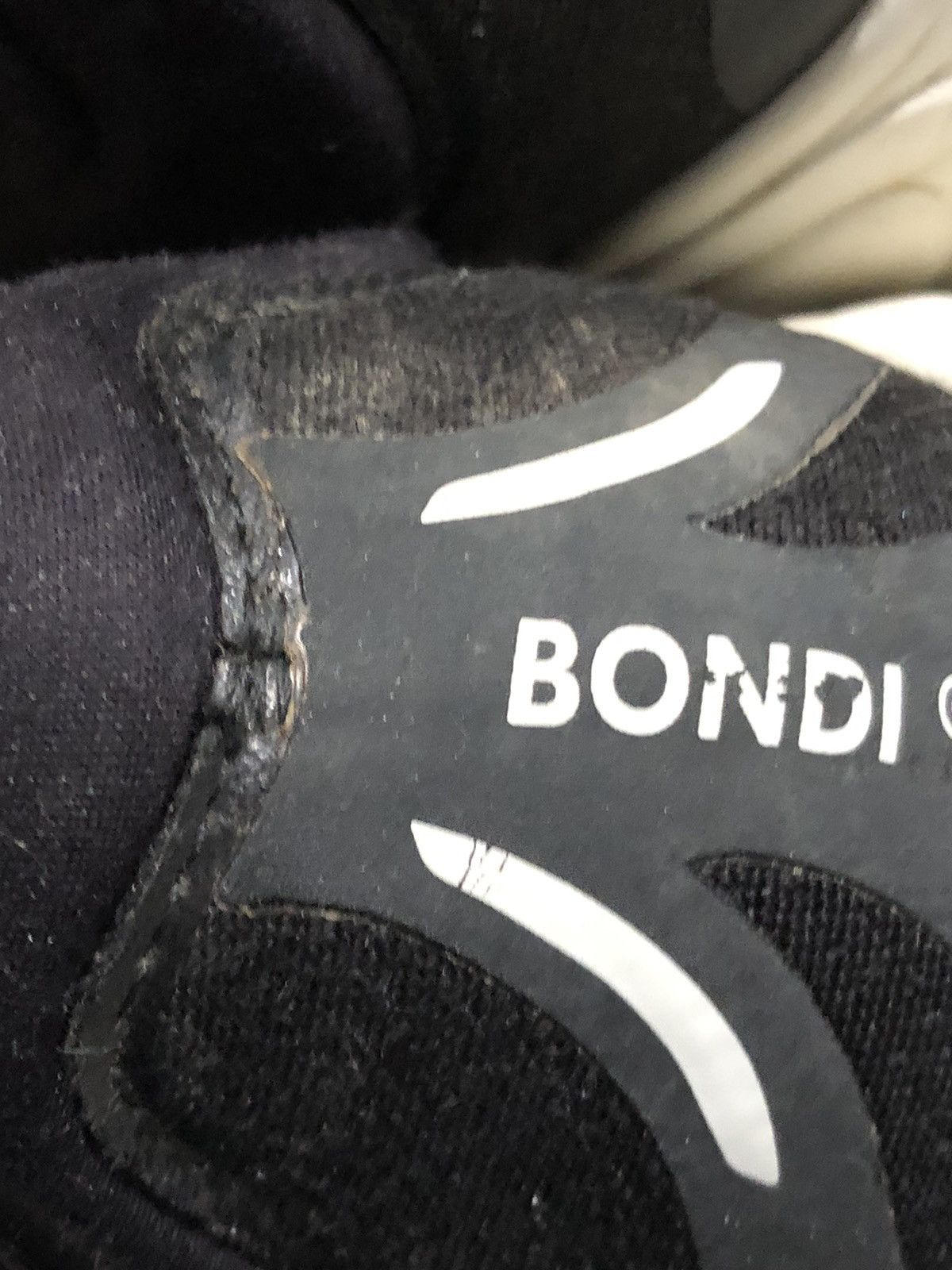 Hoka Hoka Bondi 9 Shoes Mens Size 15 2E Wide Black White Running Size US 15 / EU 48 - 6 Thumbnail
