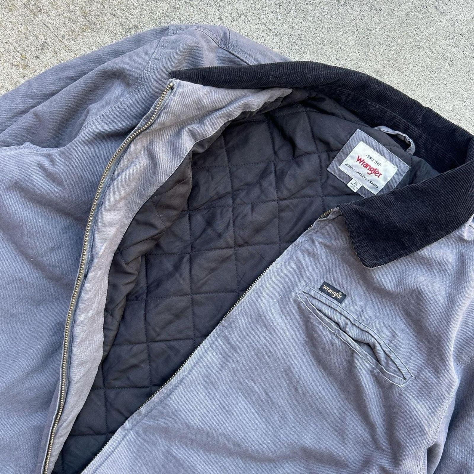 Wrangler Wrangler mens workwear jacket with corduroy collar Size XL Size US XL / EU 56 / 4 - 3 Thumbnail