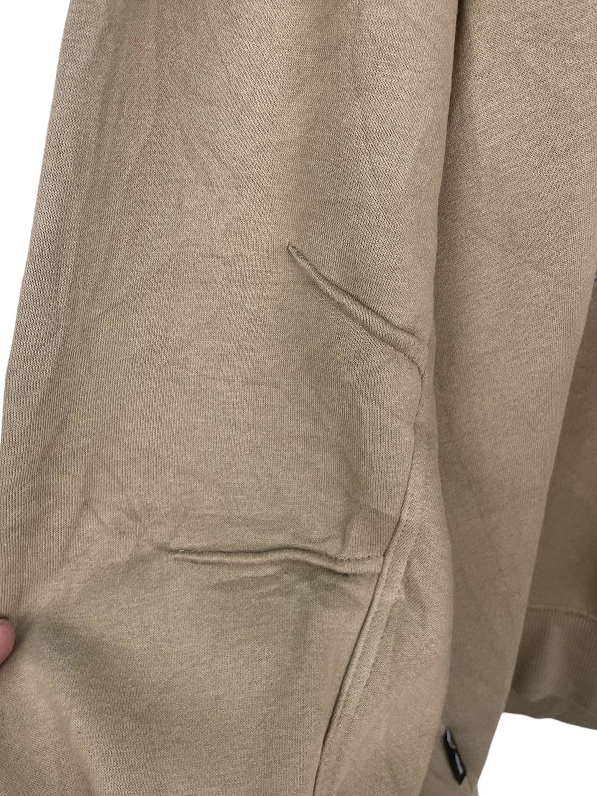 GU × Undercover GU x UNDERCOVER JUN TAKAHASHI POCKET SWEATER Size US L / EU 52-54 / 3 - 7 Thumbnail