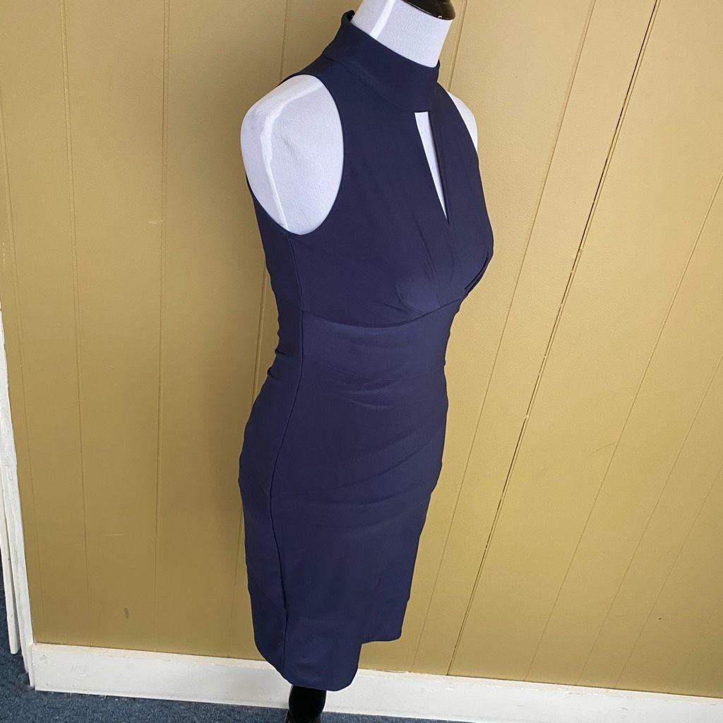 White House Black Market White House Black Market women 4 instantly slimming layered Size S / US 4 / IT 40 - 4 Thumbnail