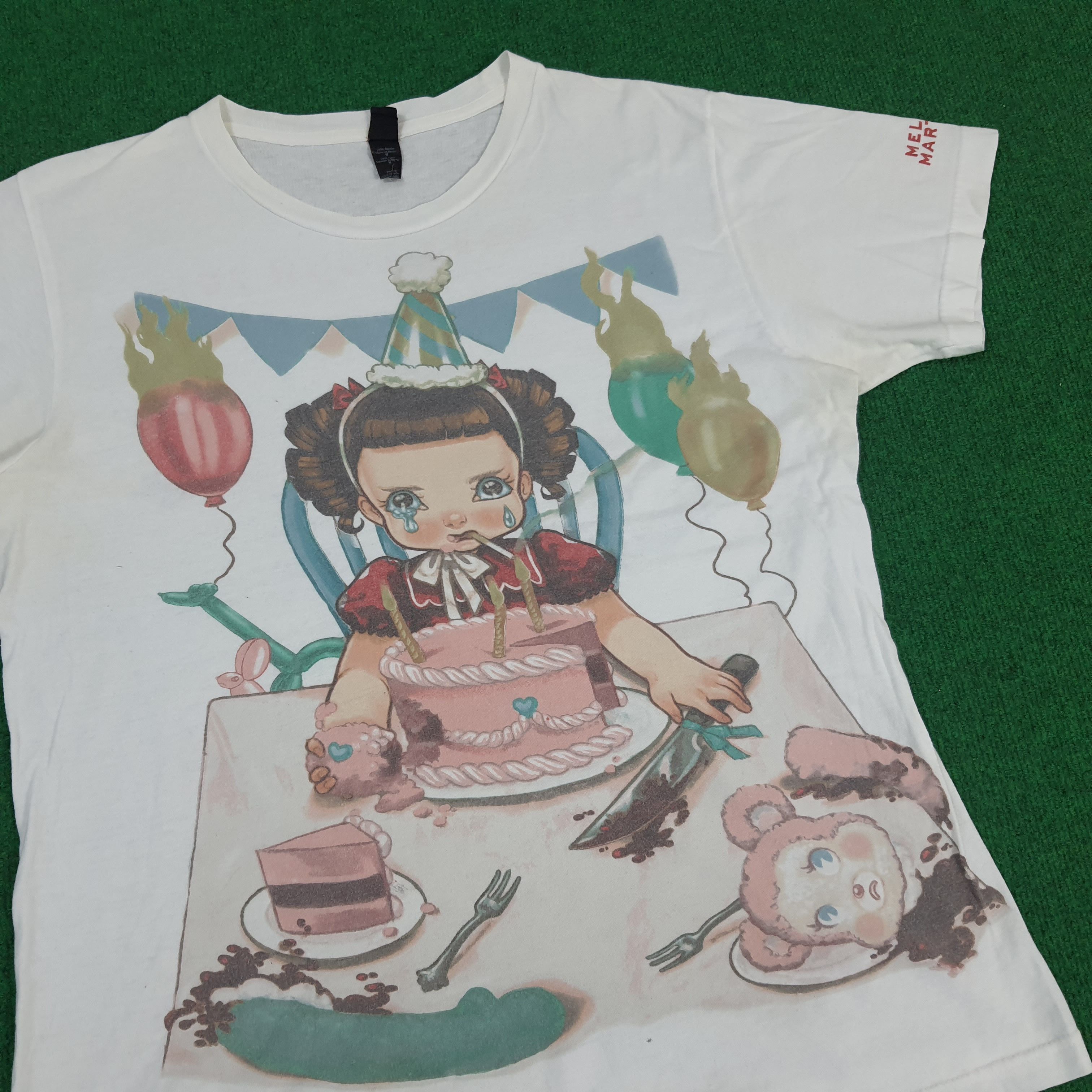 Band Tees × Tultex × Vintage Vintage Melanie Martinez Cry Baby Tour 2016 Tshirt Size US M / EU 48-50 / 2 - 2 Thumbnail