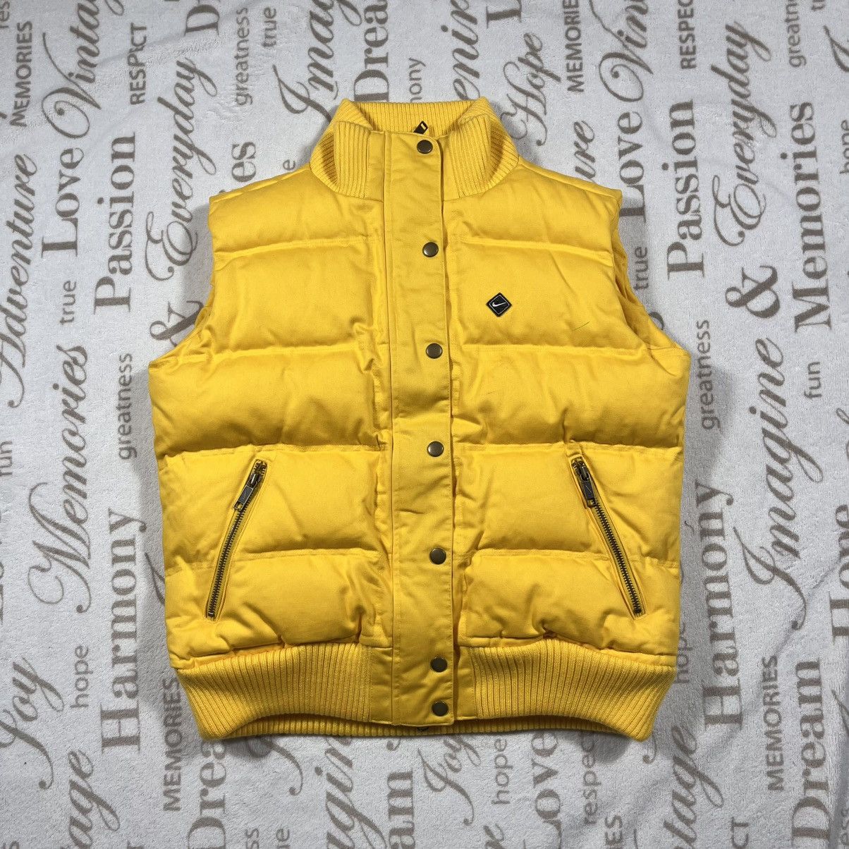 Nike NIKE 00s VINTAGE MINI SWOOSH DOWN PUFFER VEST JACKET TN HYPE Size US S / EU 44-46 / 1 - 1 Thumbnail