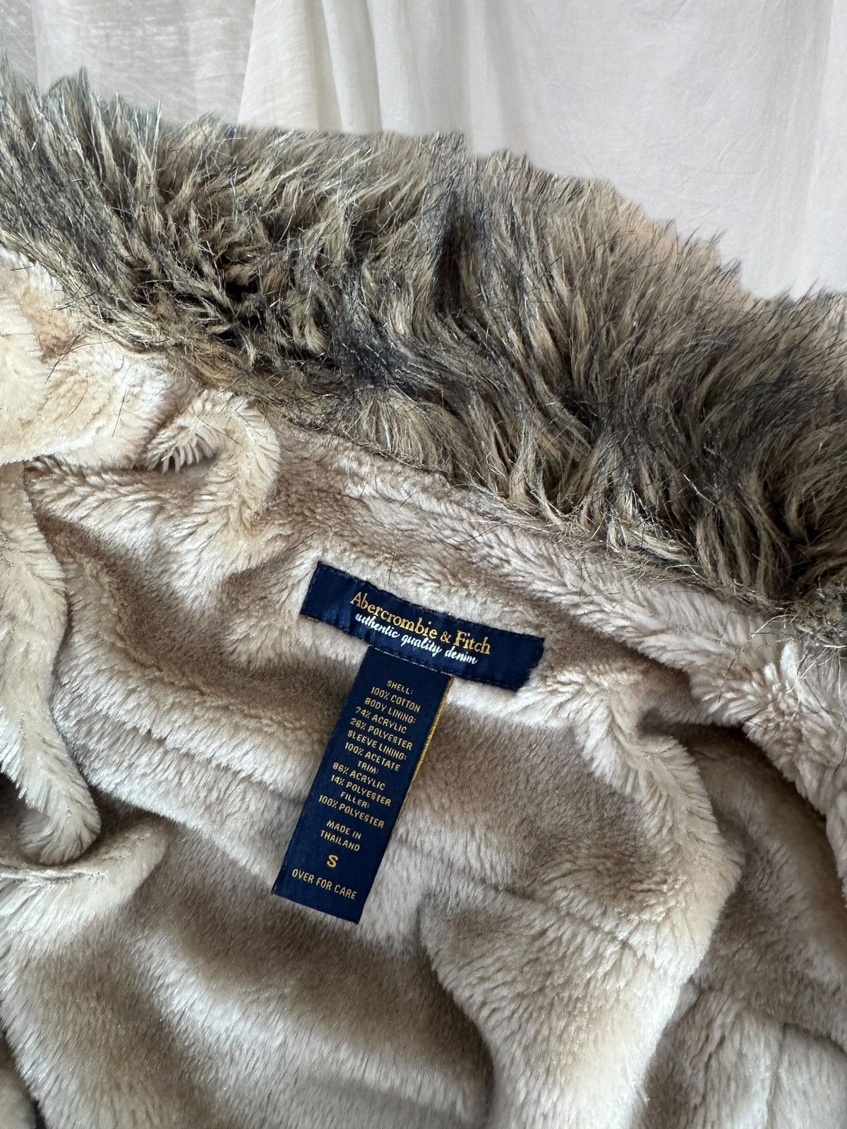Abercrombie & Fitch Abercombie & Fitch Vintage Faux Fur Denim Jacket Size S / US 4 / IT 40 - 7 Thumbnail
