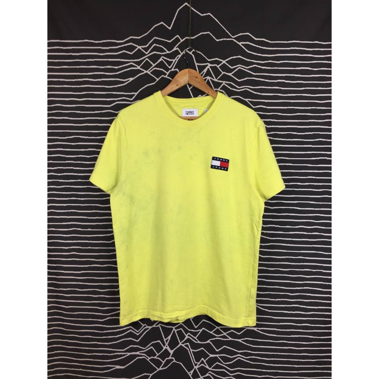 Tommy Hilfiger × Vintage Tommy Jeans Tommy Hilfiger Embroidered Logo Essential Tee Size US L / EU 52-54 / 3 - 2 Thumbnail