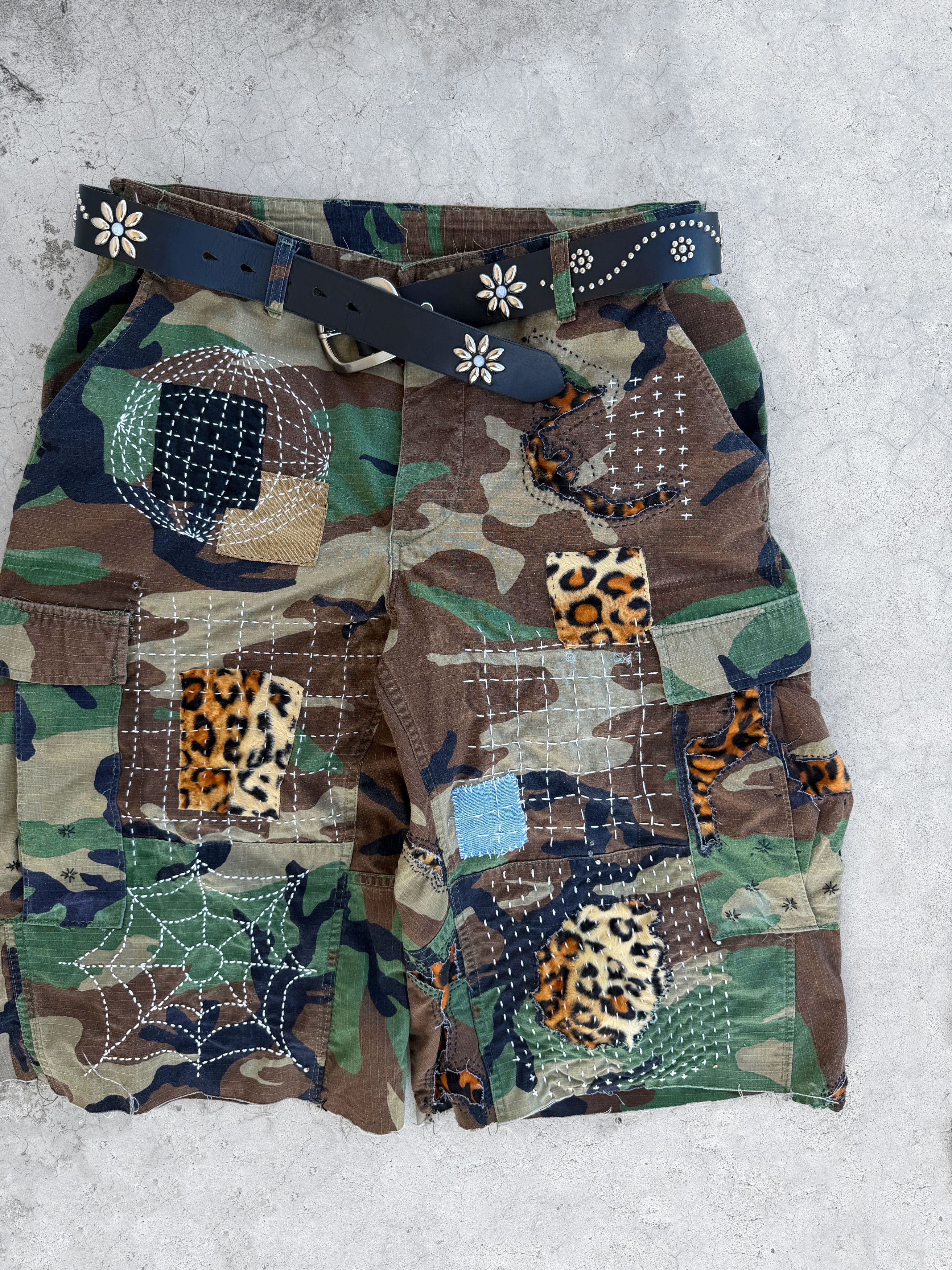 1995s VINTAGE CAMO CARGO SASHIKO PATCH SHORTS