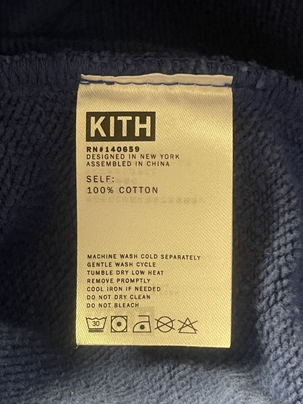 Kith Size M - Kith x Looney Tunes Bogo Brand New! Size US M / EU 48-50 / 2 - 7 Thumbnail