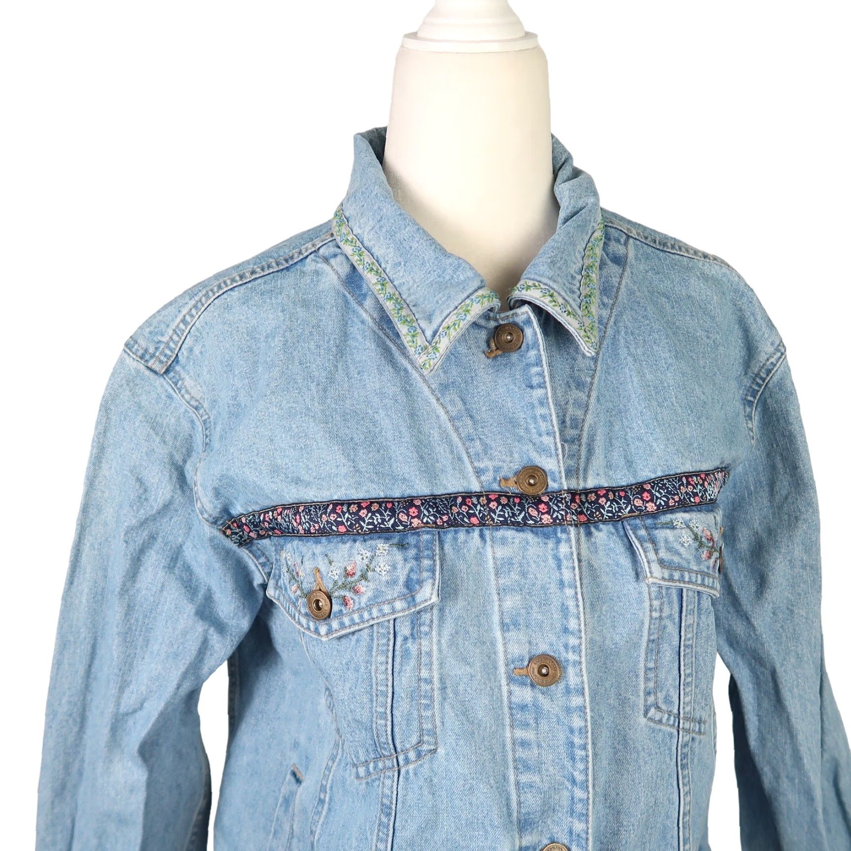 Liz Claiborne VINTAGE Liz Claiborne Denim Jacket - Floral Trim - Light Wash - 90s - Blue - L - Womens Jacket Size L / US 10 / IT 46 - 2 Thumbnail