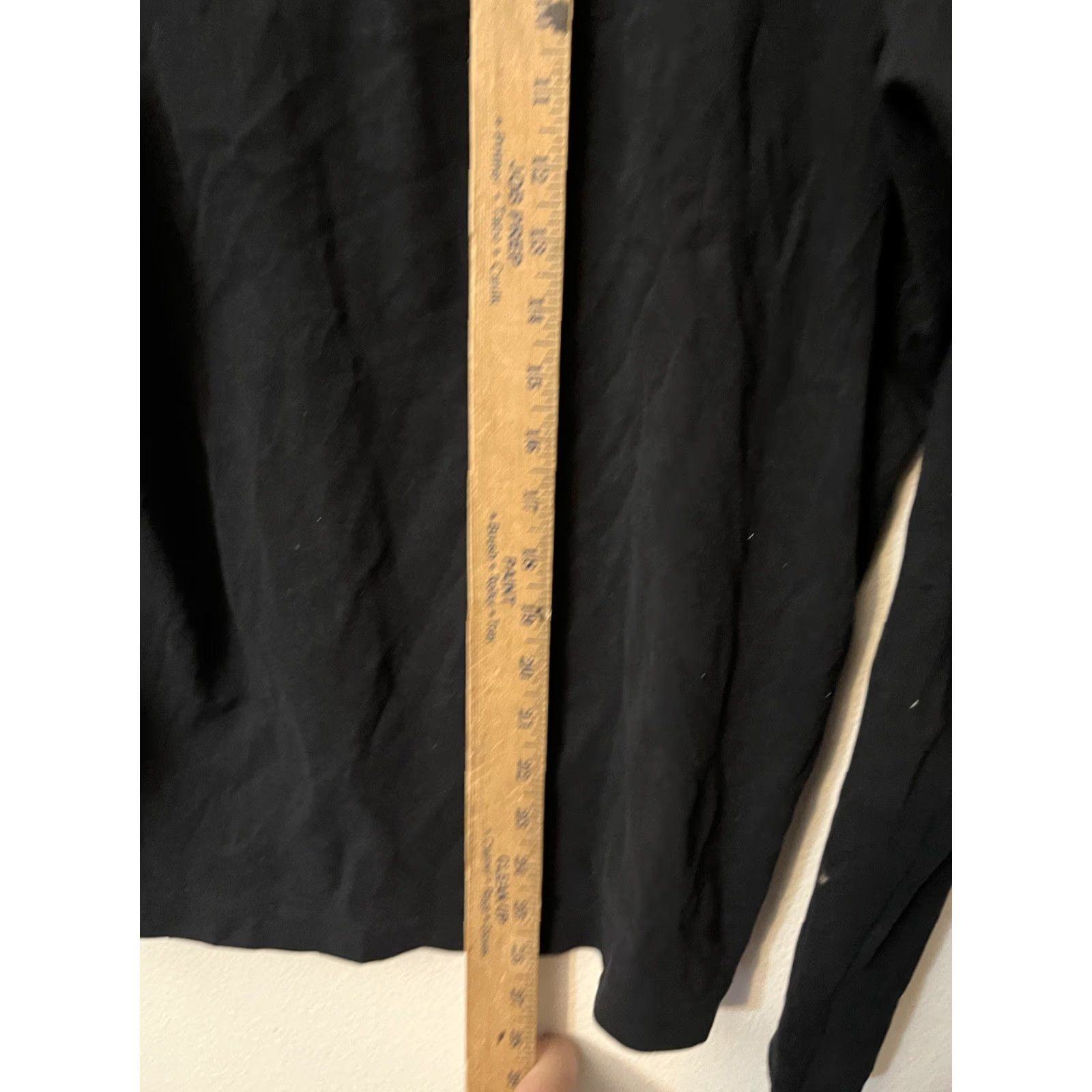 Uniqlo UNIQLO Mens V Neck Long Sleeve T Shirt Navy Black Cotton Size Medium Size US M / EU 48-50 / 2 - 4 Thumbnail