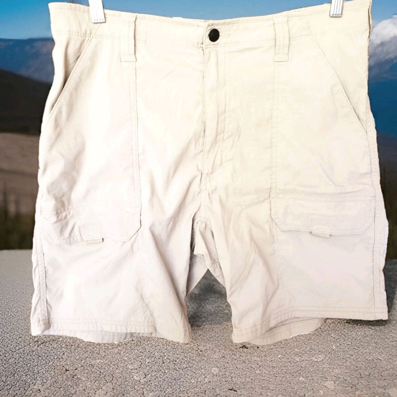 Wrangler Wrangler Mens Hiker Cargo Shorts Flex Waistband Khaki Tan 34x8.5 NW972DS Size US 34 / EU 50 - 2 Thumbnail