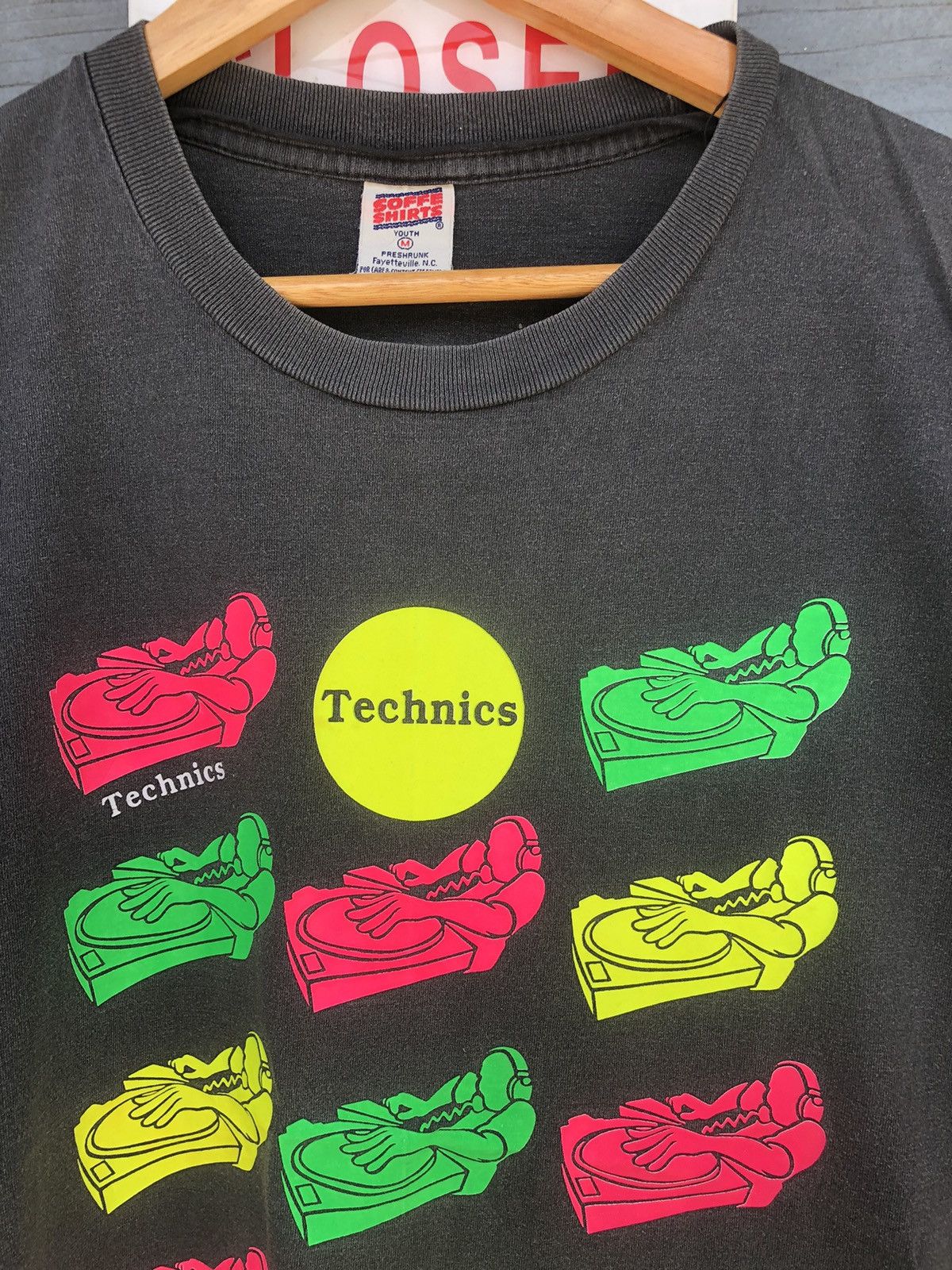 Vintage Vintage 90s Beauty Sunfaded Technics DJ Tshirts Size US S / EU 44-46 / 1 - 2 Thumbnail