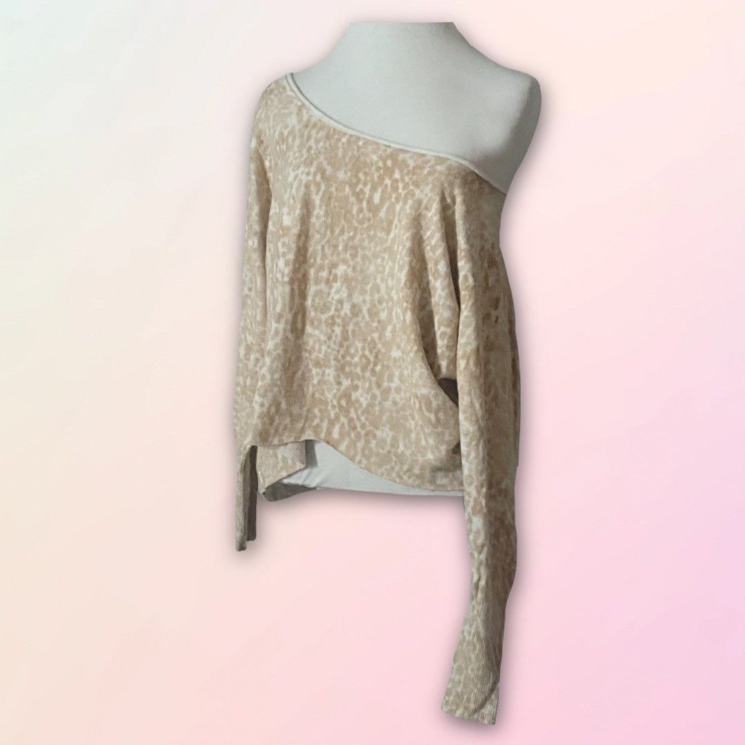 Vintage Vintage, Tan, Leopard Print, Raw Hem Oversized, Knit Sweater Size ONE SIZE - 2 Thumbnail