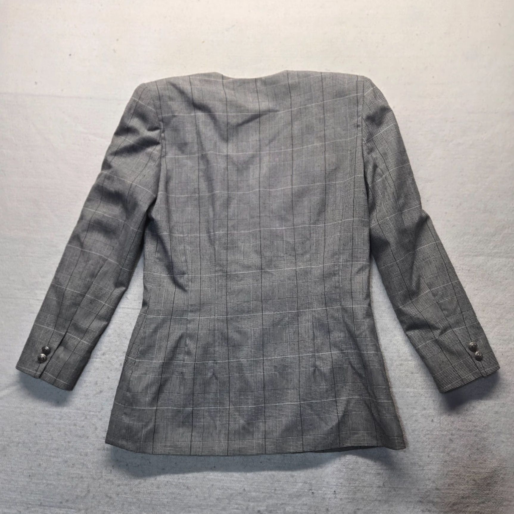 Vintage Daniel Niveau Gray Jacket Blazer Women's 6P Long Sleeve Suit Pietie Size 6P plaid polyester lined Brand: Daniel Niveau Size M / US 6-8 / IT 42-44 - 8 Thumbnail