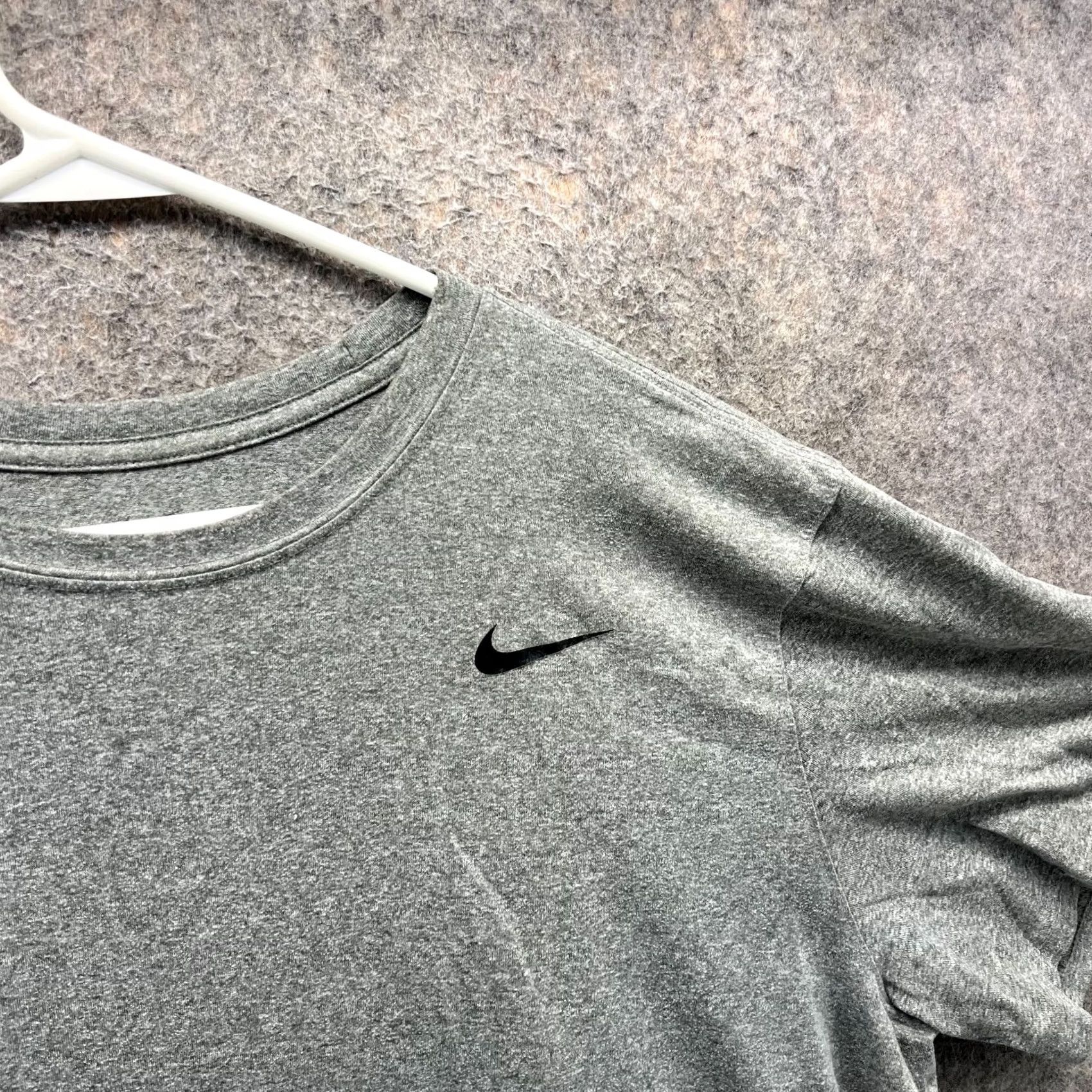 Nike Nike Dri-Fit Shirt Men XXL Gray Heather Jersey Crewneck Swoosh Logo Athletic T-Shirt Short Sleeve Vintage? No Size US XXL / EU 58 / 5 - 6 Thumbnail
