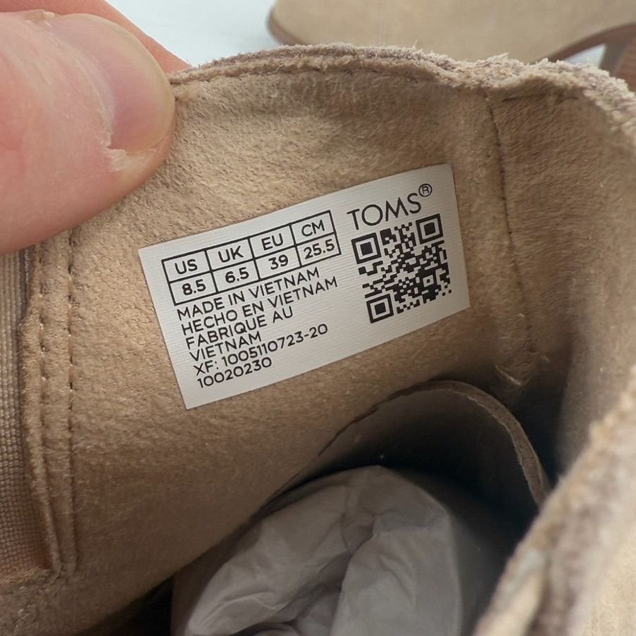 Toms NWT TOMS Everly Oatmeal Suede Embossed Waffle Chelsea Boots Size US 8.5 / IT 38.5 - 7 Thumbnail