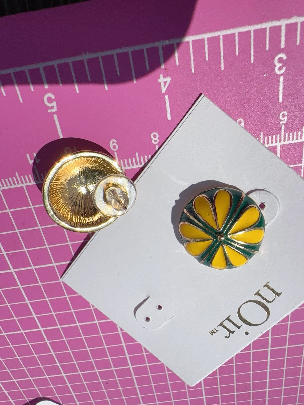Designer Noir green yellow luck you 🍀 half ball gold tone studs Size ONE SIZE - 4 Thumbnail