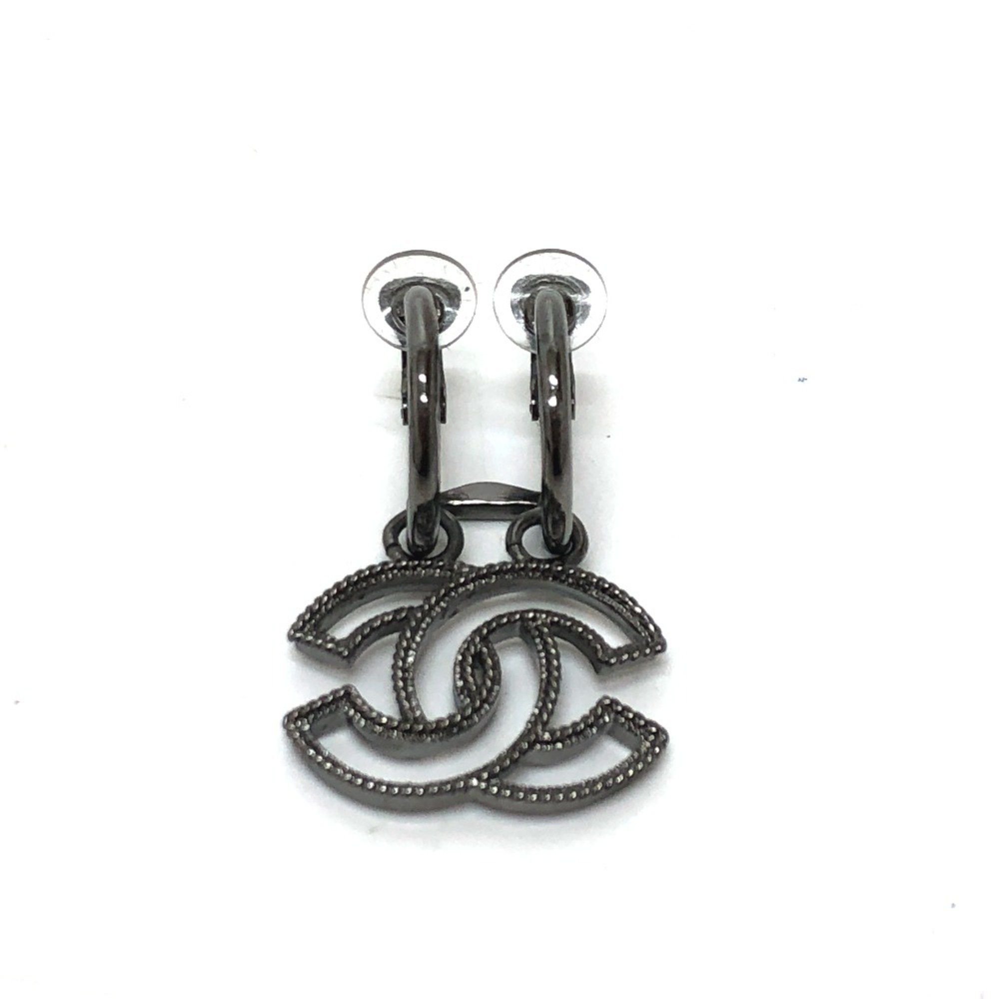 Chanel Chanel CC Mark A17S Earrings Black Size ONE SIZE - 1 Thumbnail