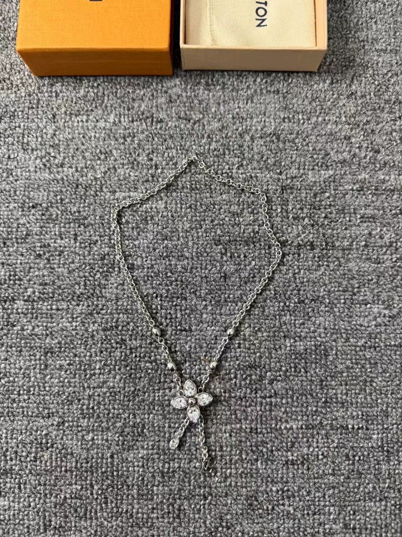 Louis Vuitton Louis Vuitton Floral pendant necklace Size ONE SIZE - 1 Thumbnail