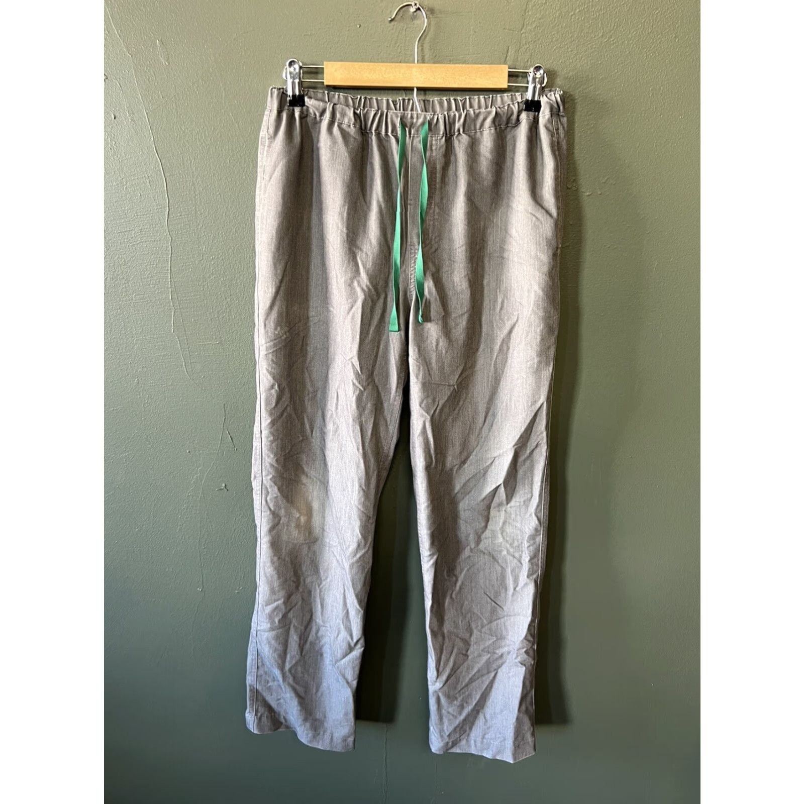Vintage FIGS Scrub Pants Men's Size S Gray Pockets Pisco Technical Collection Basic 72% Polyester 21% Rayon 7% Spandex Hospital Medical Shirt? Size US 29 - 2 Thumbnail