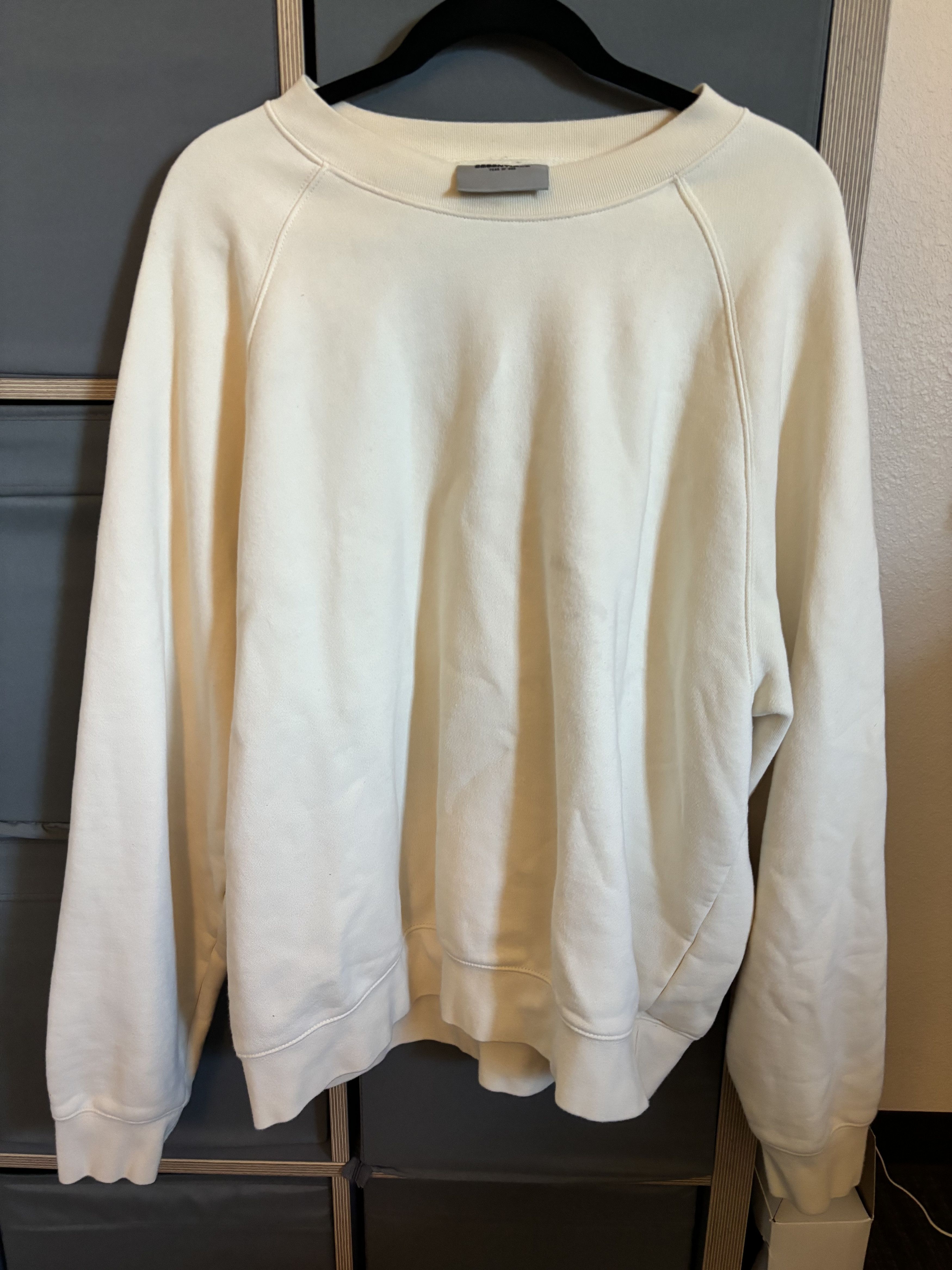 Essentials × Fear of God FOG Crewneck Cream (L) Size US L / EU 52-54 / 3 - 1 Thumbnail