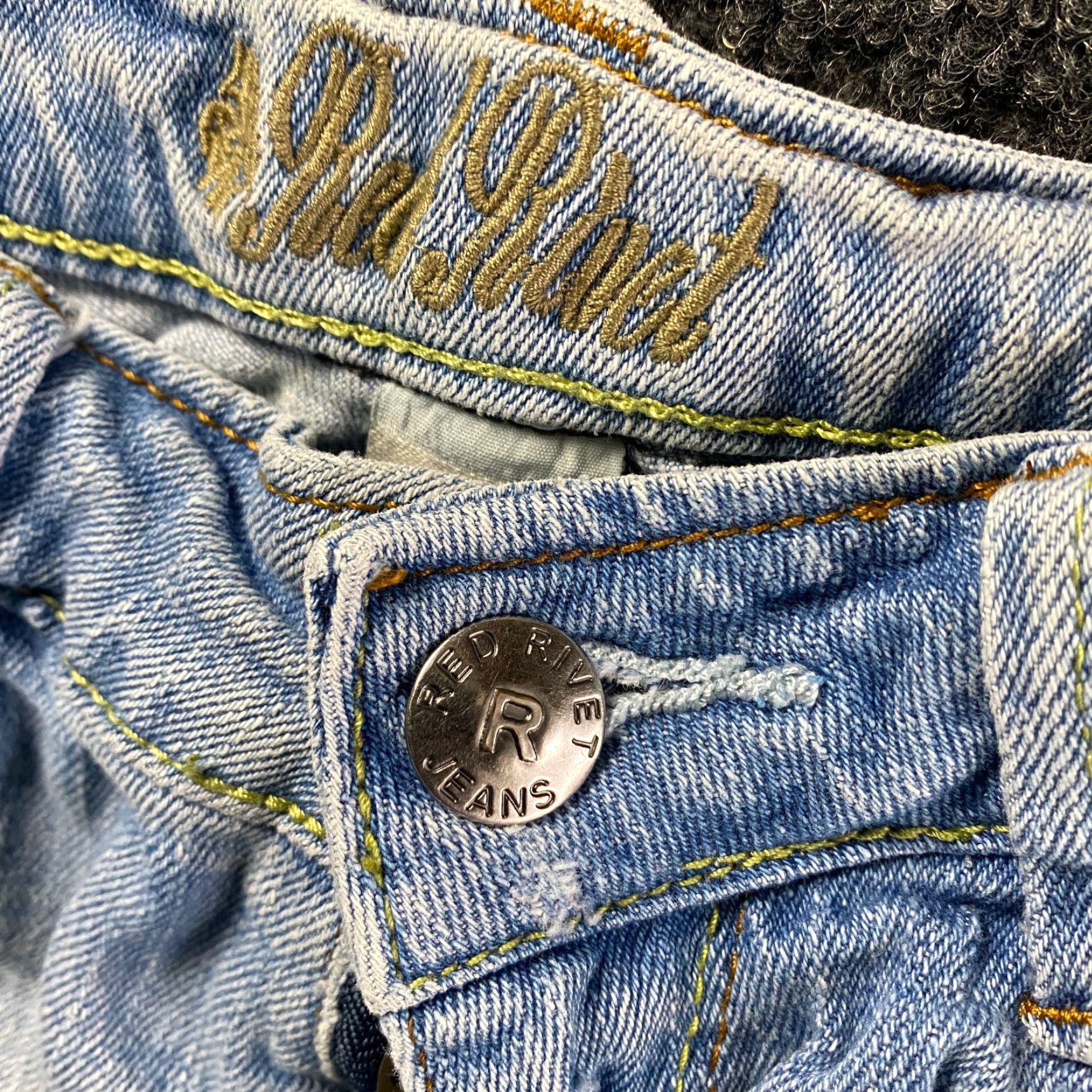 Denime VINTAGE Red Rivet Denim Jean Shorts Sz 1 Low Rise 2” Inseam Distressed 90s Biker Bohemian Grunge USA 2" Inseam Size 25" / US 0 / IT 36 - 3 Thumbnail