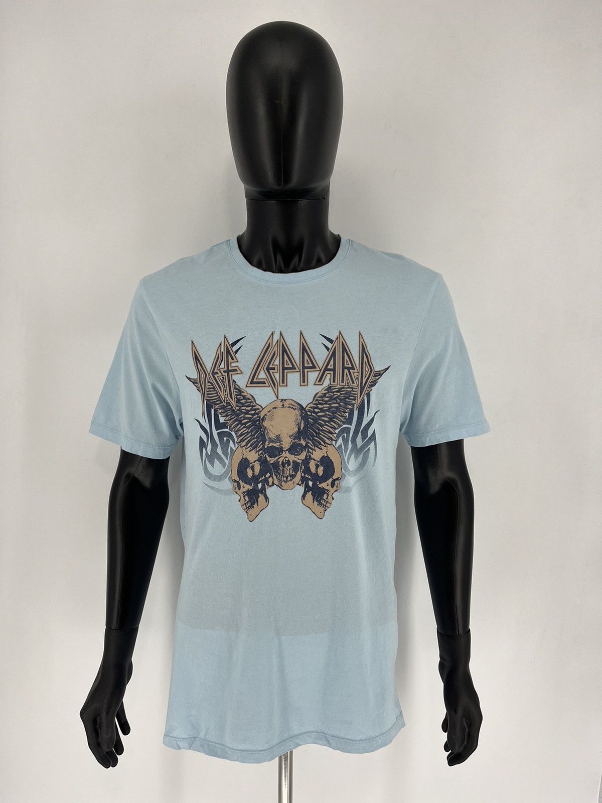 Band Tees × Def Leppard × Vintage Vintage Y2K Def Leppard Band Tee Size M Size US M / EU 48-50 / 2 - 2 Thumbnail