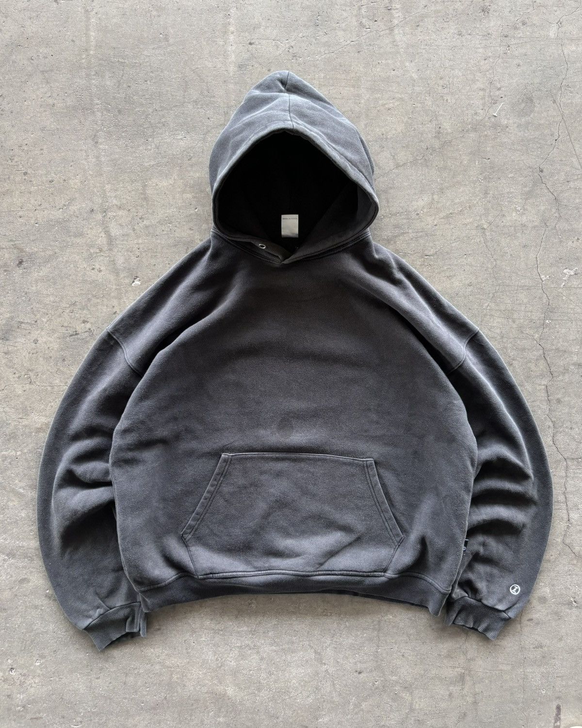 2000s Faded Black Heavyweigth Boxy Hoodie