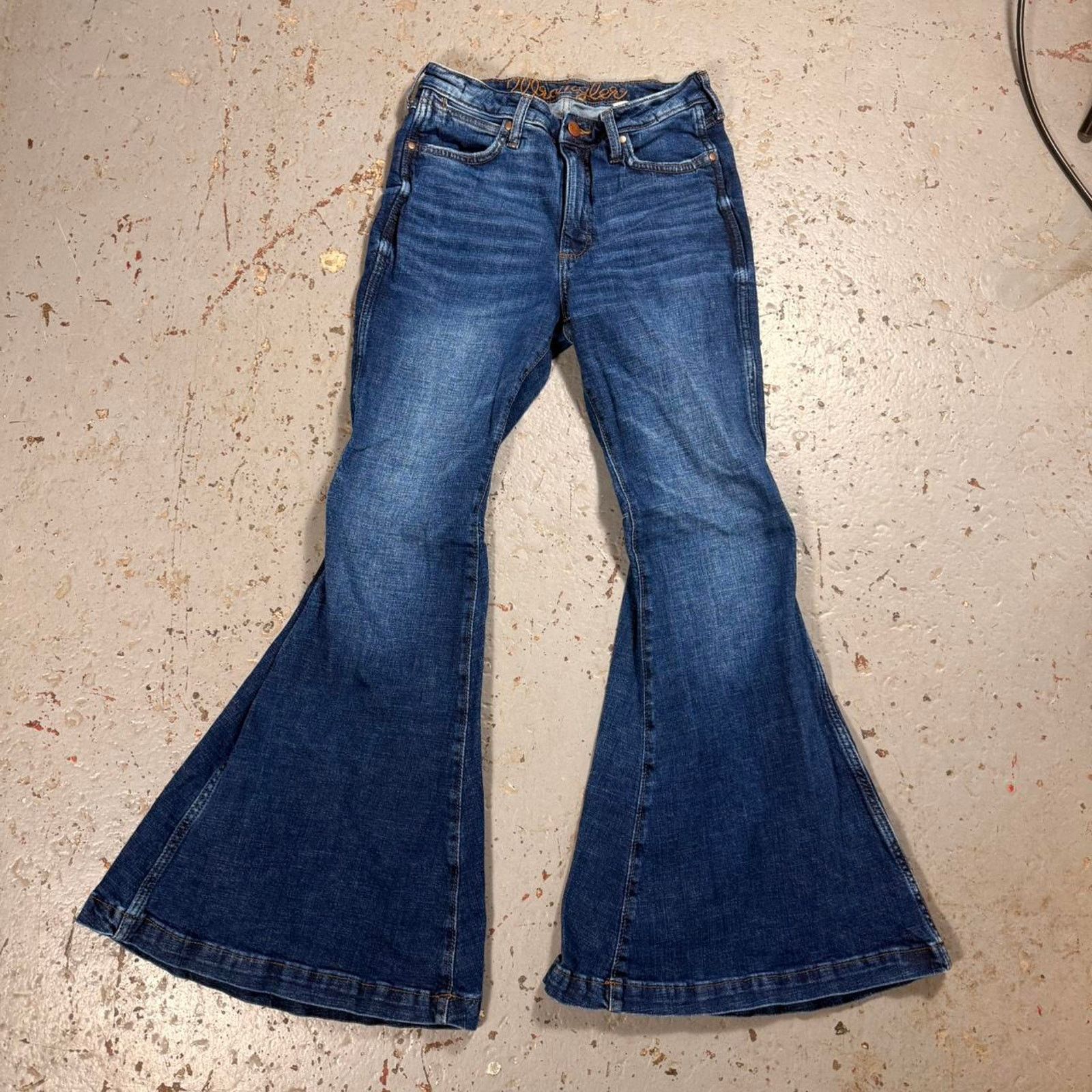Wrangler Insane wrangler flare boot cut Jeans Size 30" / US 8 / IT 44 - 1 Thumbnail