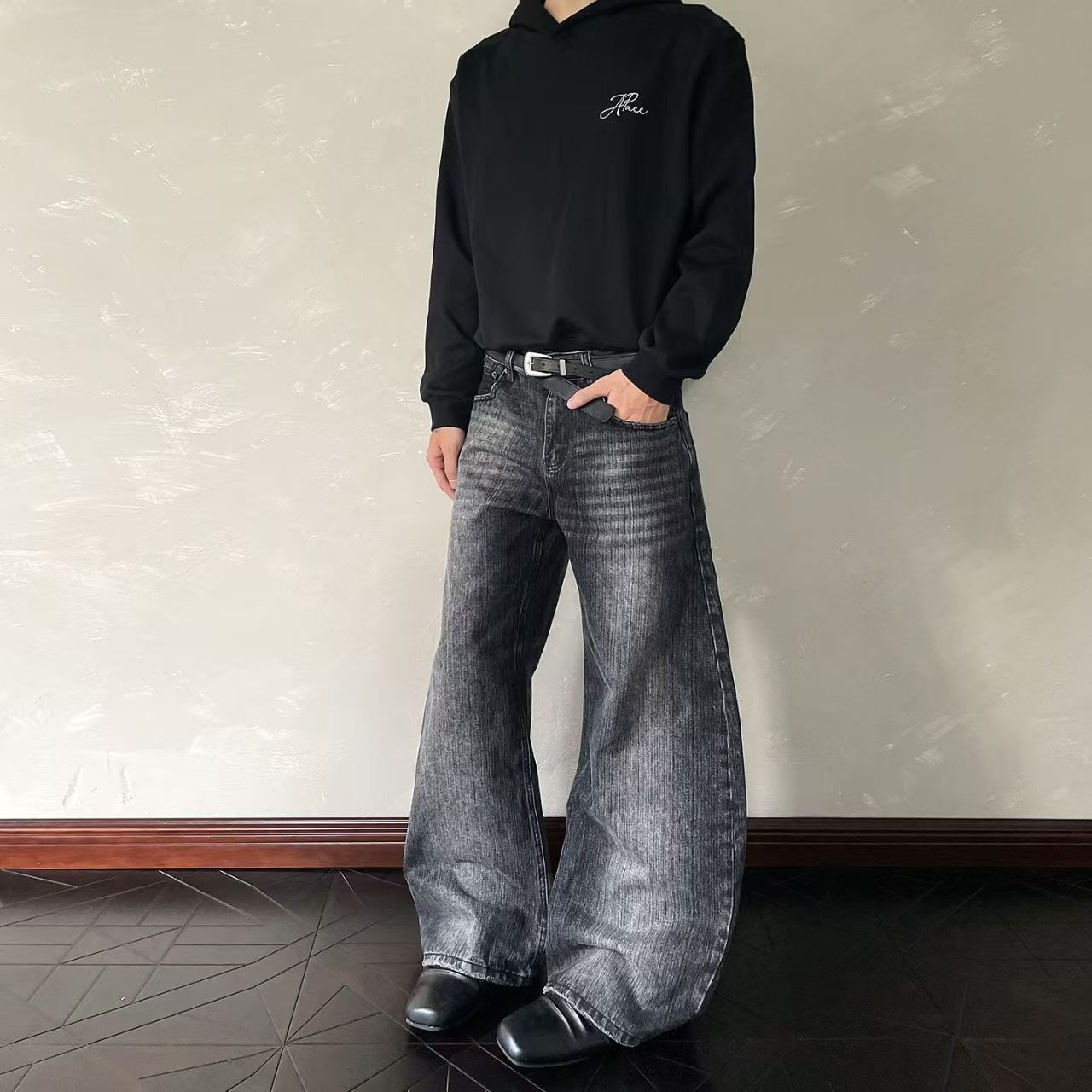 Vintage American Retro Washed & Distressed Curved-Leg Jeans Size US 32 / EU 48 - 2 Thumbnail