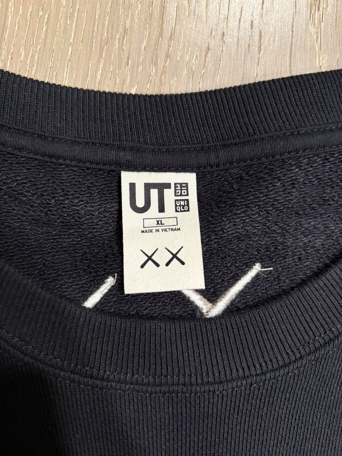 Kaws × Uniqlo Uniqlo x Kaws Crewneck Sweater Size US XL / EU 56 / 4 - 3 Thumbnail
