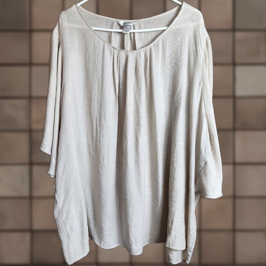 Vintage CJ Banks Womens Blouse |3X| Beige Textured Short Sleeve Batwing Flutter Sleeve Round Neck Pullover Casual Travel Business Size XXL / US 16-18 / IT 52-54 - 1 Thumbnail