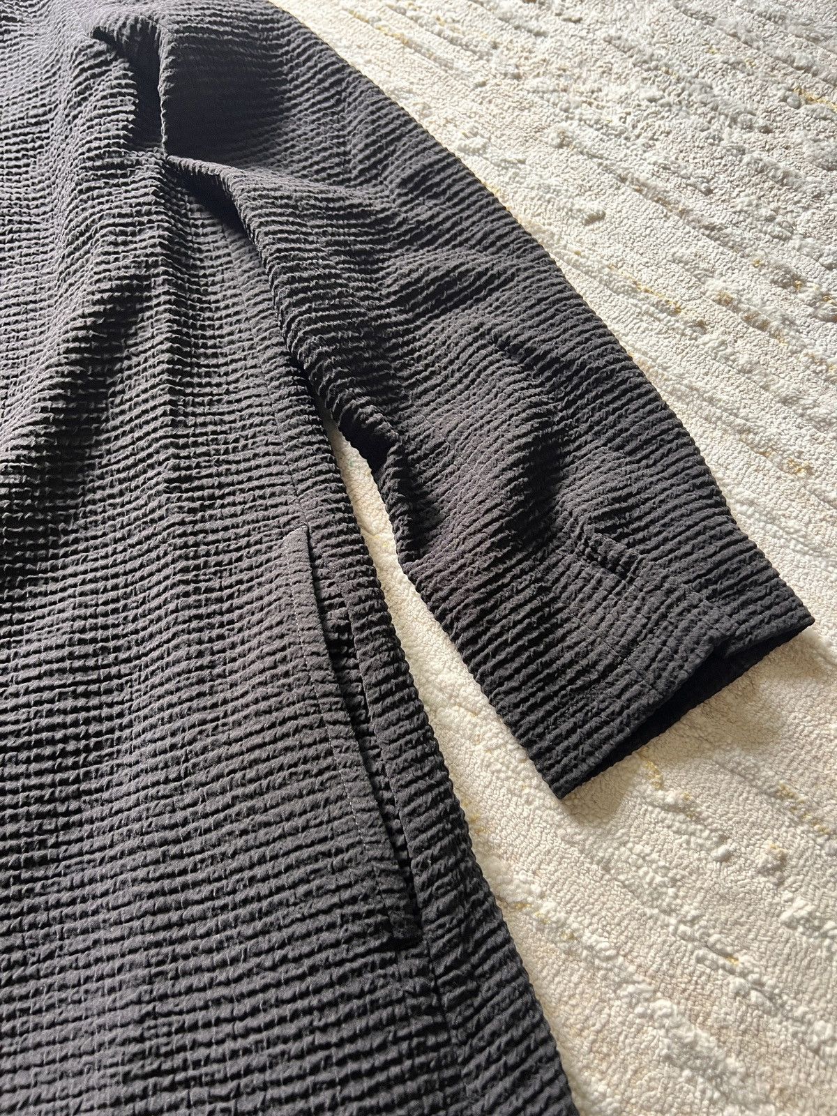 Designer × Japanese Brand × Yohji Yamamoto Limi Feu Yamamoto Pleated Long Black Jacket Size US L / EU 52-54 / 3 - 4 Thumbnail