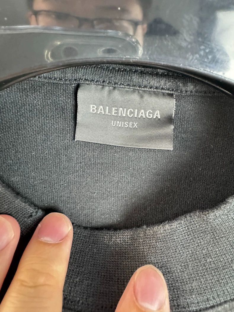 Balenciaga Balenciaga collaborates on Manchester United logo with perf Size US M / EU 48-50 / 2 - 4 Thumbnail