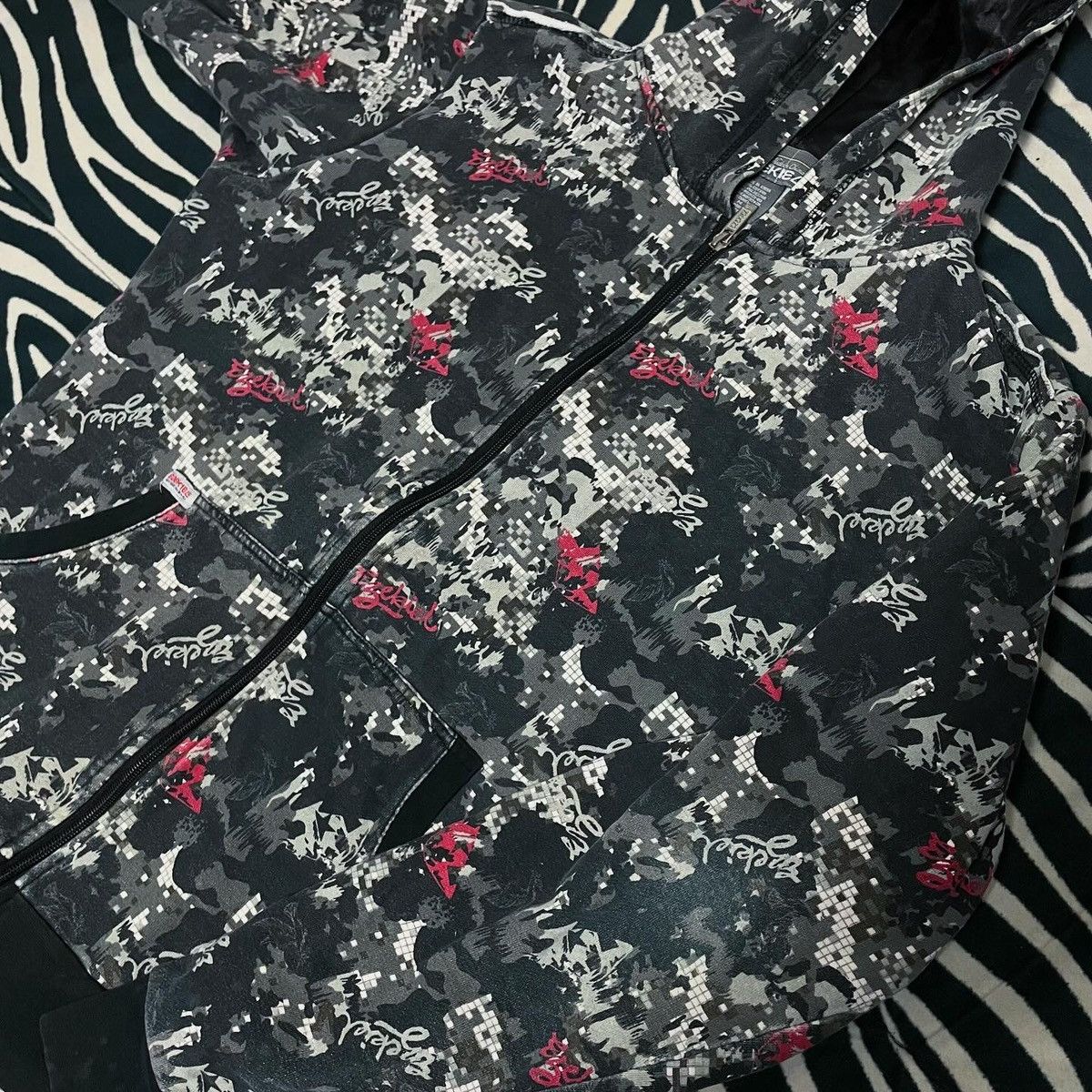 Japanese Brand × Vintage Y2K Ezekiel Affliction Style Grudge Zip Hoodie Bush print Size US M / EU 48-50 / 2 - 4 Thumbnail