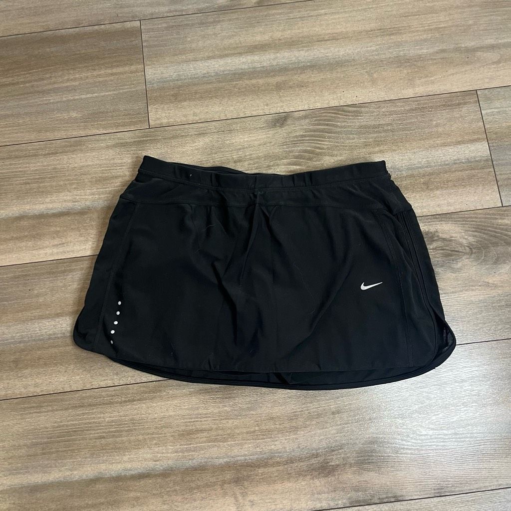 Nike Nike Black Athletic Workout Skort Women Large Bin O-22 Size 30" / US 8 / IT 44 - 1 Thumbnail