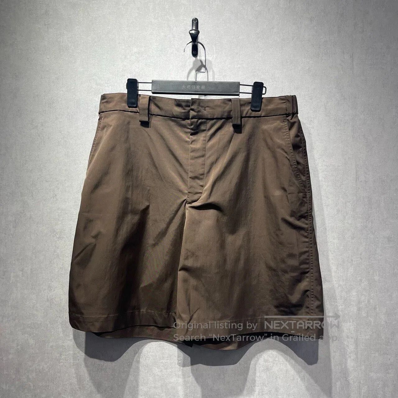 Valentino Valentino Back Logo Straight Shorts. Size US 38 / EU 54 - 1 Thumbnail