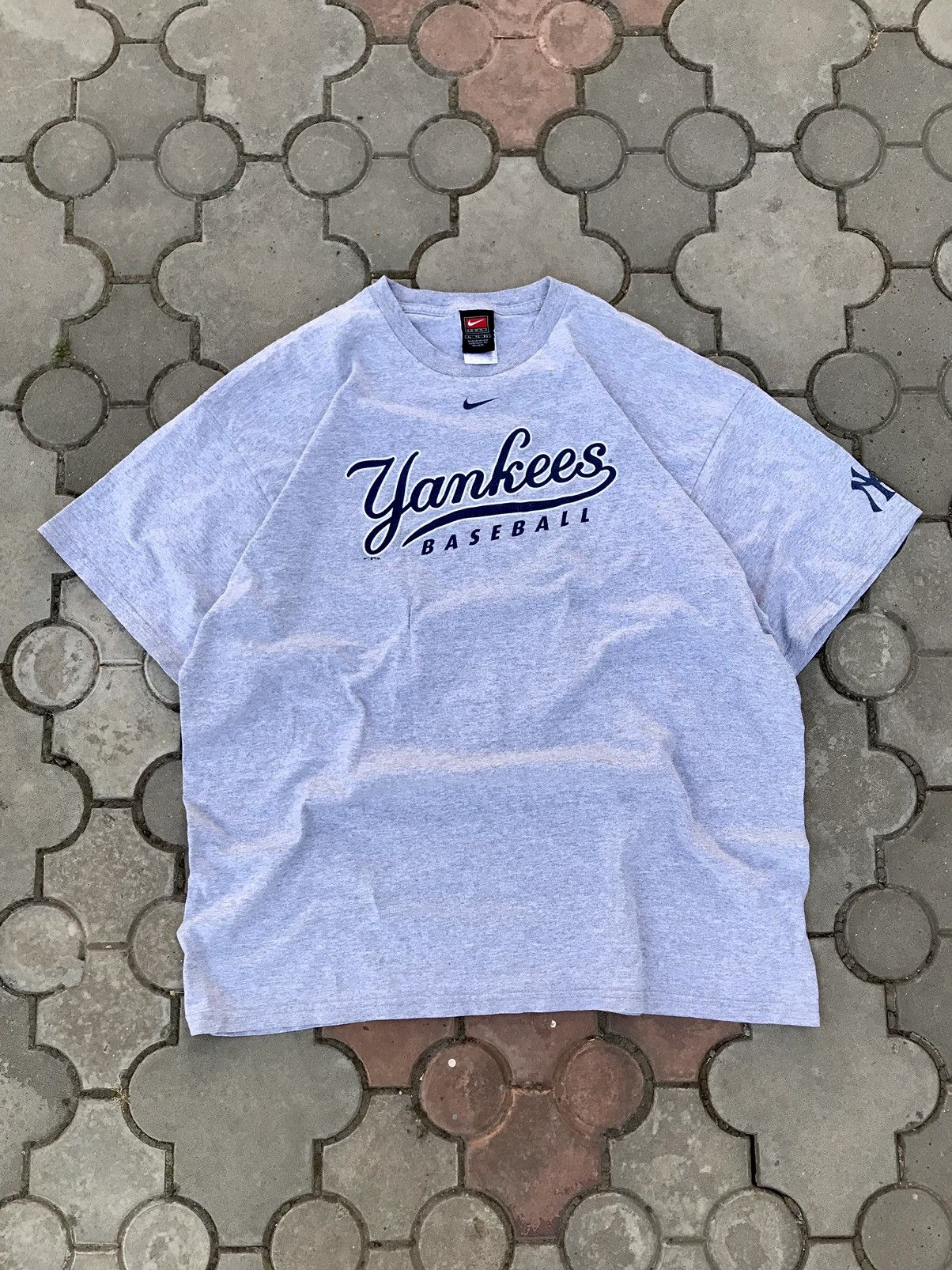 Vintage Nike NY Yankees Script Spellout T Shirt - L – Jak of all Vintage