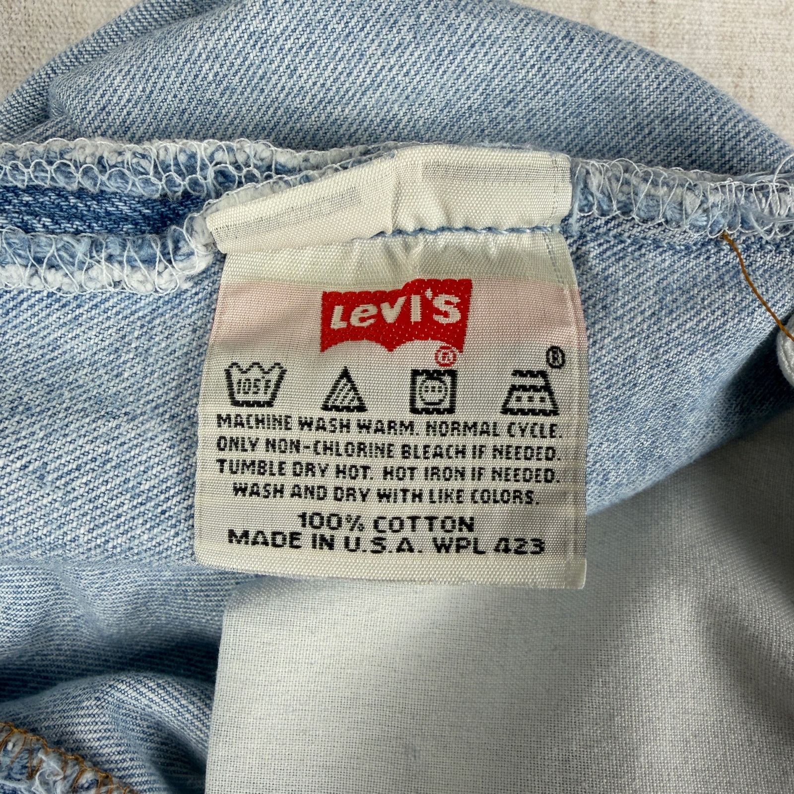 Levi's Vintage Levis Button Fly 501 Jeans Light Wash 33x32 Slim Fit Size US 30 / EU 46 - 7 Thumbnail