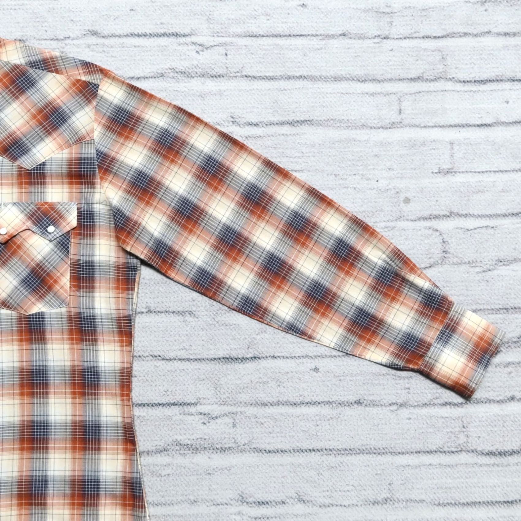 Levi's Vintage Levis Saw Tooth Plaid Shirt L Mens 80s Western Plaid Length 29.5" Chest 21.5" Size L Size US L / EU 52-54 / 3 - 7 Thumbnail