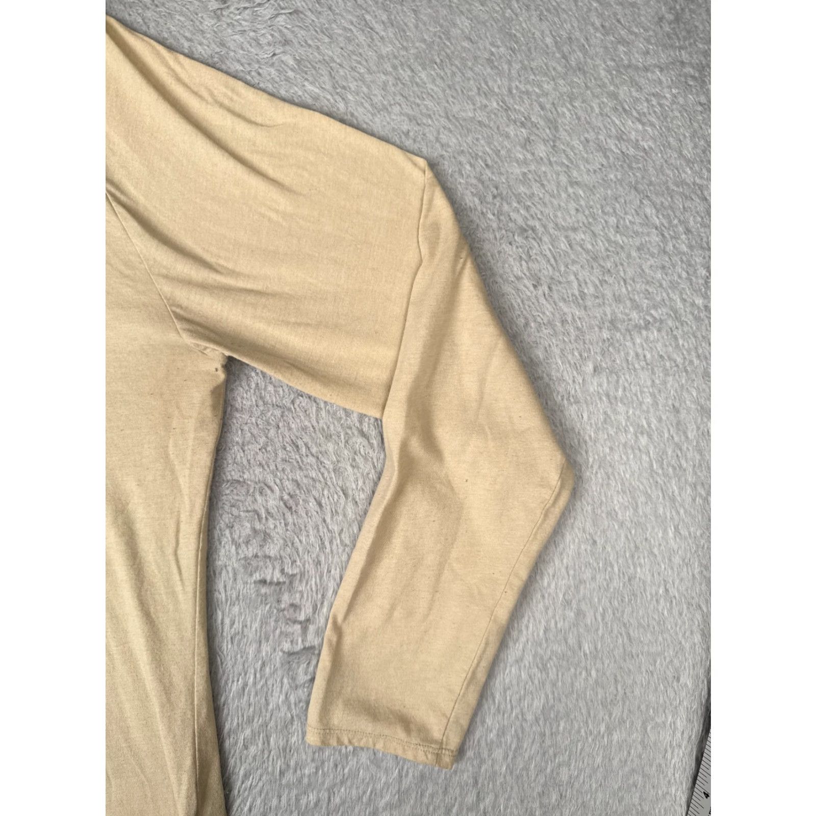 Carhartt Carhartt Shirt Women XL Beige Long Sleeve 100% Cotton Crew Neck Casual Shirt Women XL Beige Long Sleeve 100% Cotton Carhartt Crewneck Size XL / US 12-14 / IT 48-50 - 2 Thumbnail
