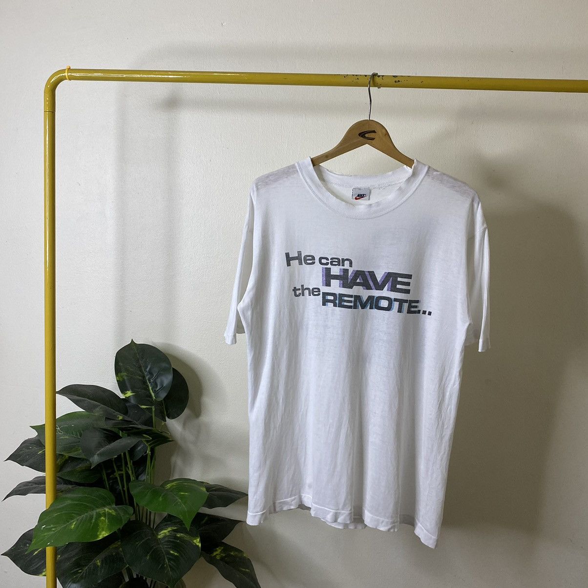Nike 1990s Nike I'm Going To Work Out He Can Have The Remote Tee Size US M / EU 48-50 / 2 - 6 Thumbnail