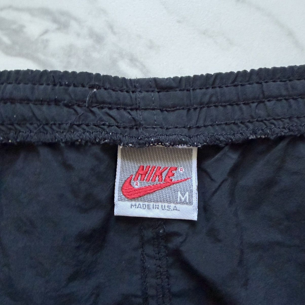 Nike Vintage 1990s 90s Nike Grey Tag Shorts Size M Black Red Bred Size US 36 / EU 52 - 3 Thumbnail