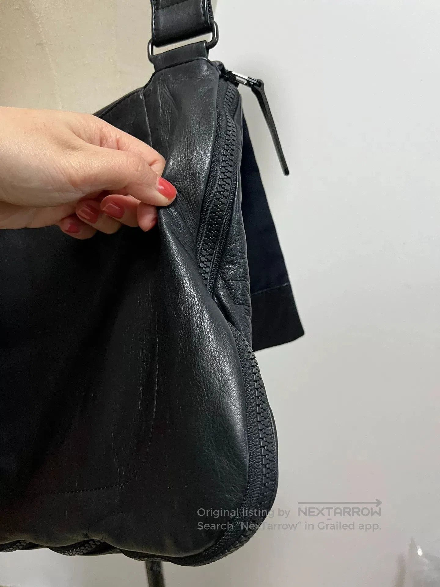 Yohji Yamamoto Yohji Yamamoto Black Leather Crossbody Bag. Size ONE SIZE - 7 Thumbnail