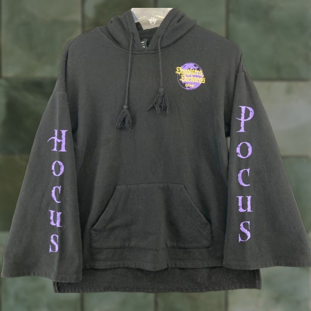 Disney Hocus Pocus Disney Womens Hoodie Small Bell Sleeve Daughters Of Darkness Size S / US 4 / IT 40 - 1 Thumbnail
