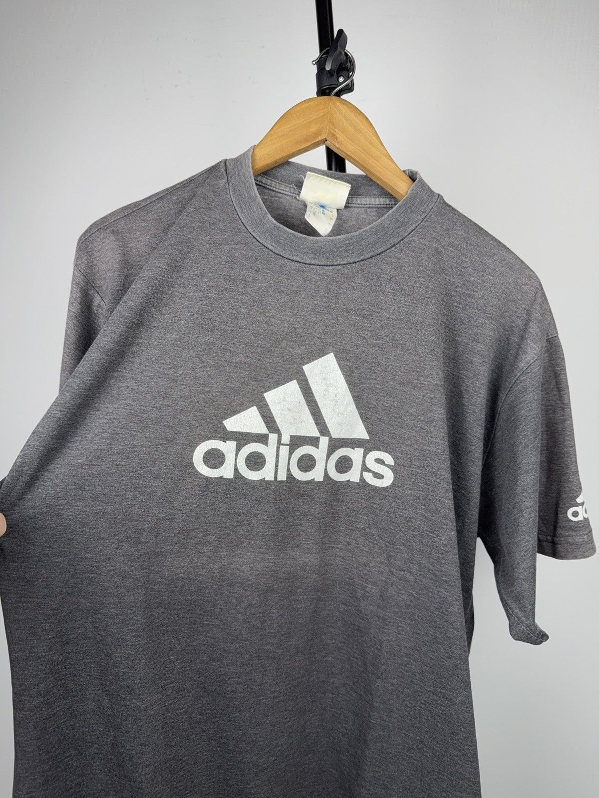 Adidas 90s Retro adidas Faded Grey Logo T-Shirt Vintage Sportswear Size US L / EU 52-54 / 3 - 8 Thumbnail