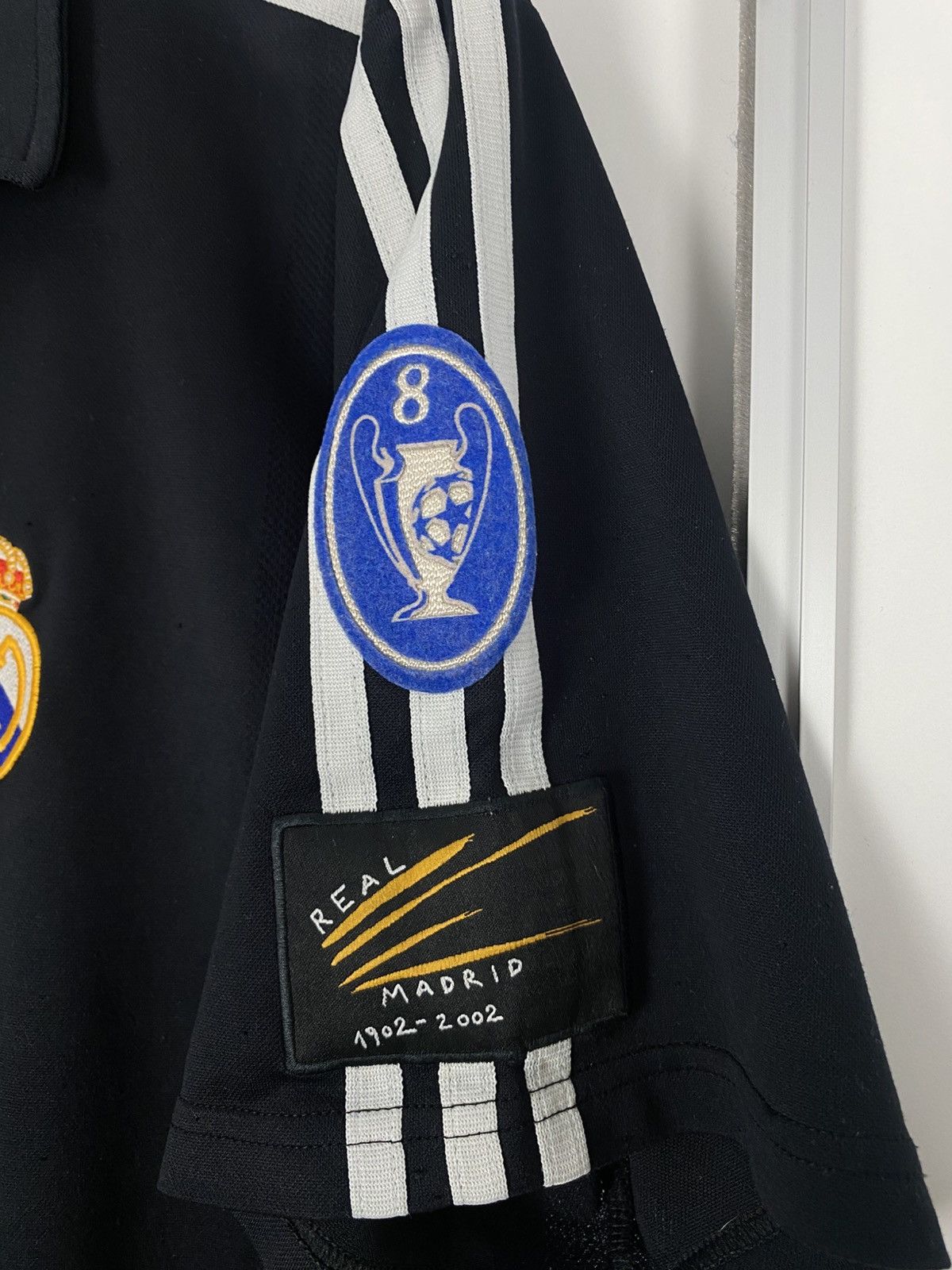 Adidas Real Madrid x Adidas 2001 2002 01/02 Away kit champions Size US M / EU 48-50 / 2 - 18 Thumbnail